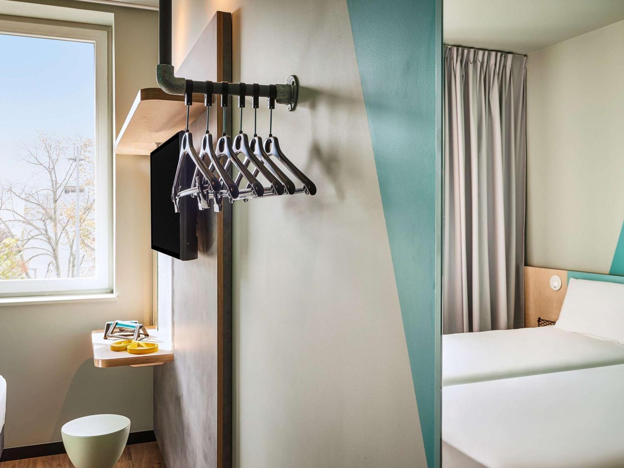 Hotel Ibis Budget Nantes Ouest Atlantis Couëron Exterior foto