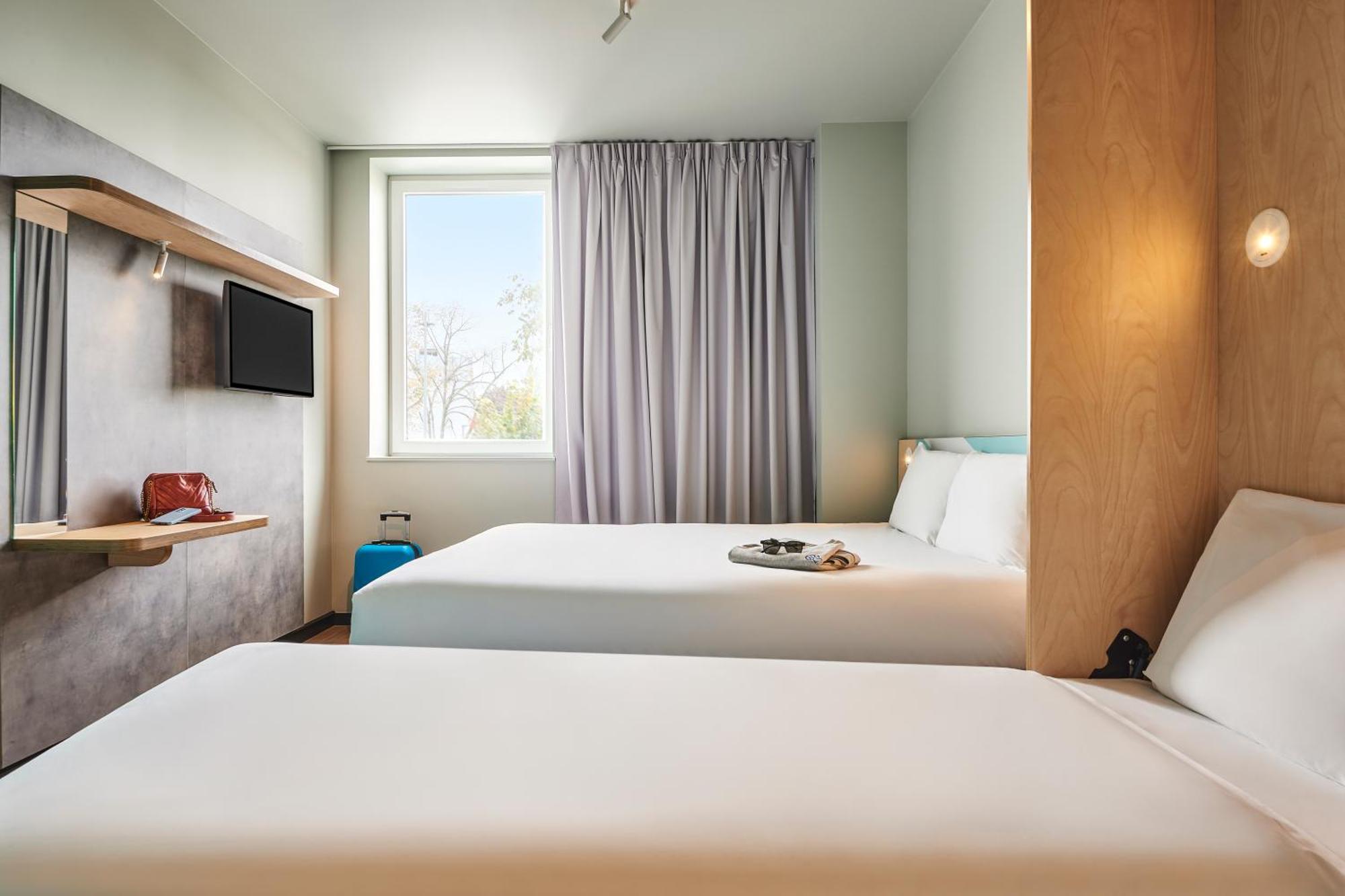 Hotel Ibis Budget Nantes Ouest Atlantis Couëron Exterior foto