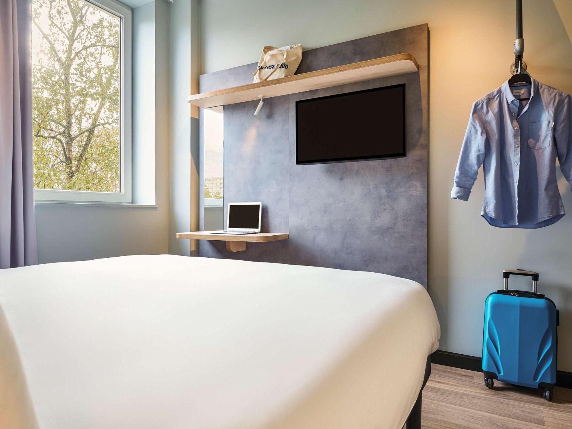 Hotel Ibis Budget Nantes Ouest Atlantis Couëron Exterior foto