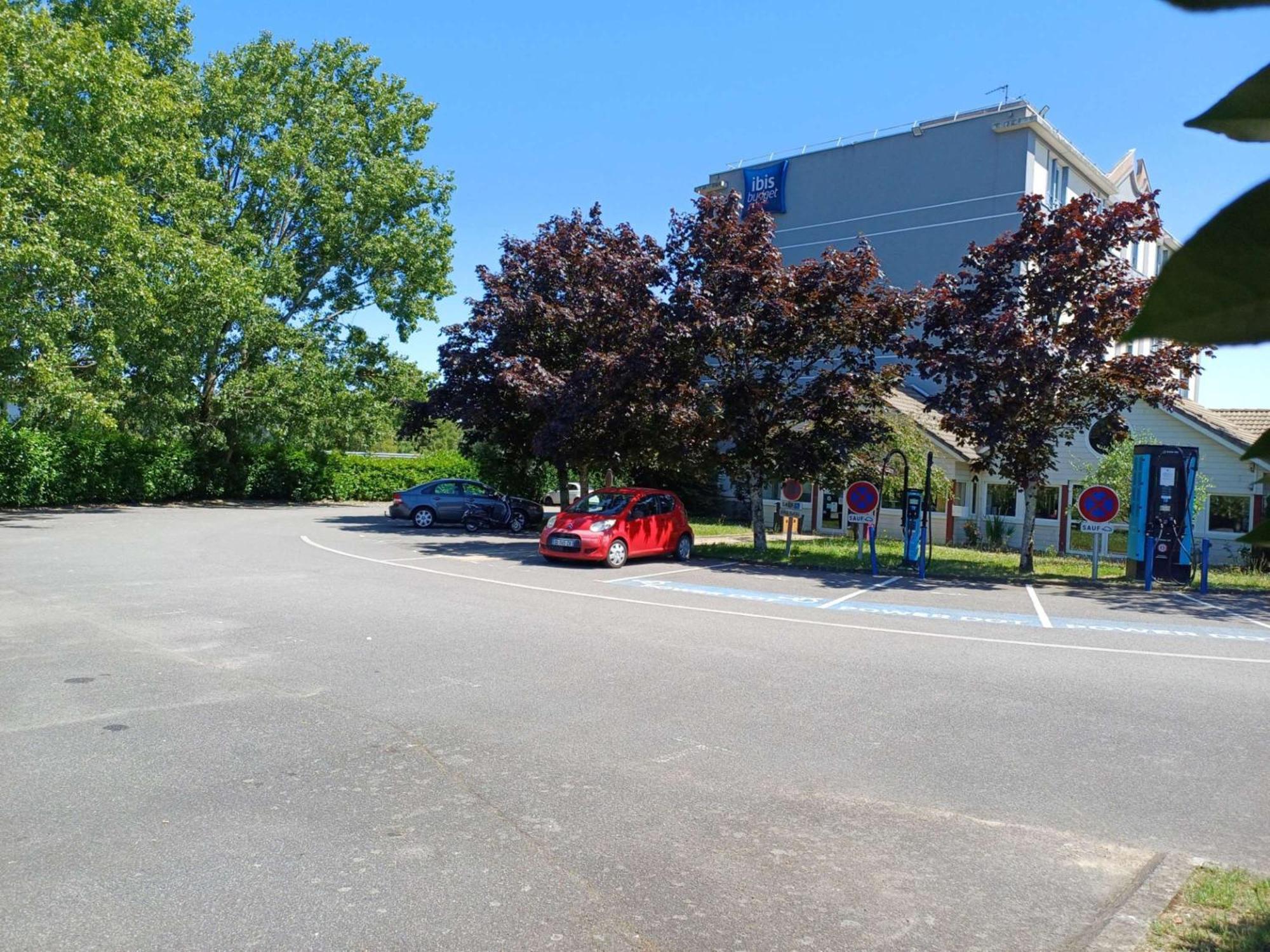 Hotel Ibis Budget Nantes Ouest Atlantis Couëron Exterior foto